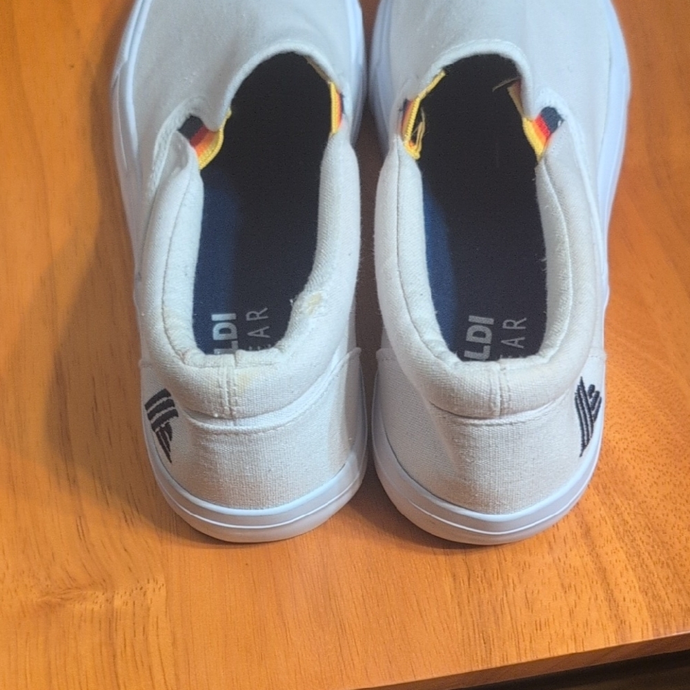 Aldi Gear Kids White Slip-On Sneakers - Picture 5 of 7
